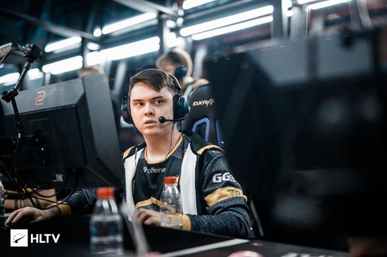 《Apex英雄》难甩外挂“毒瘤”