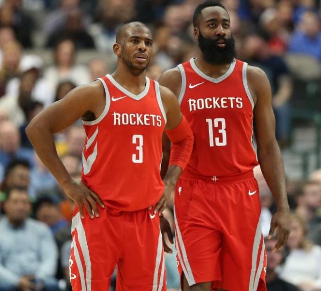 大谷翔平在 2023 经典赛面对意大利时投出 102 英里火球，全场惊呼