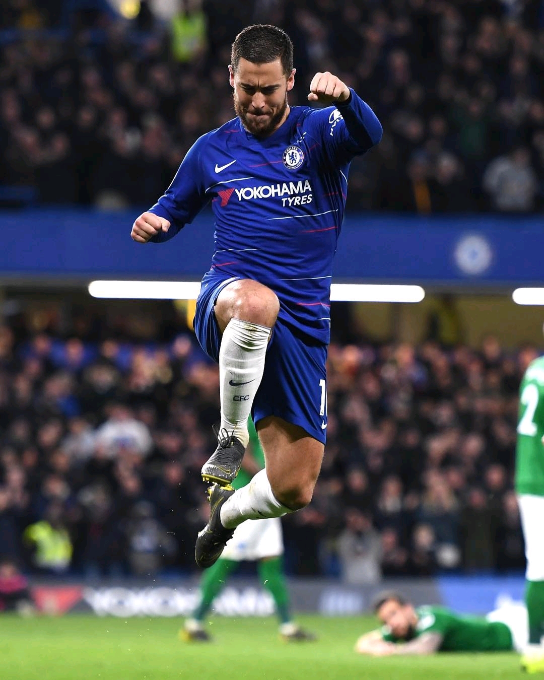 大谷翔平在 2023 经典赛面对意大利时投出 102 英里火球，全场惊呼